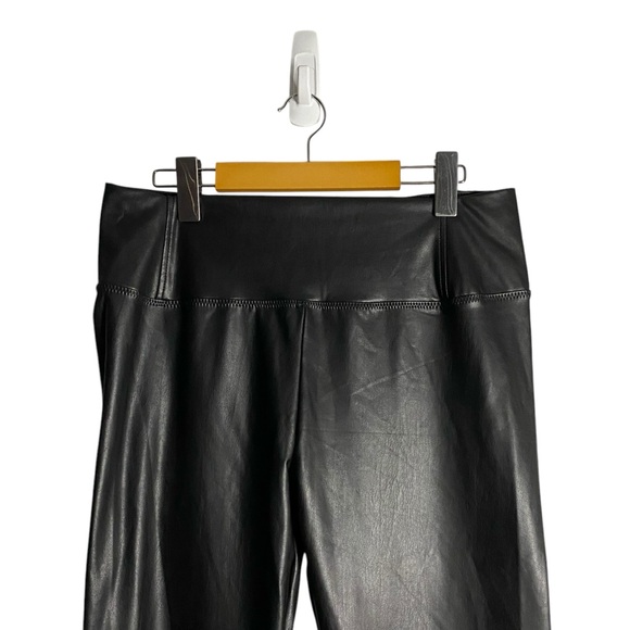 7 For All Mankind Women's Black Faux Leather Pull-on Pant - Picture 3 of 9